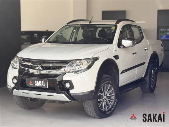 MITSUBISHI L200 TRITON 2.4 16V TURBO DIESEL OUTDOOR HPE-S CD 4X4 AUTOMÁTICO